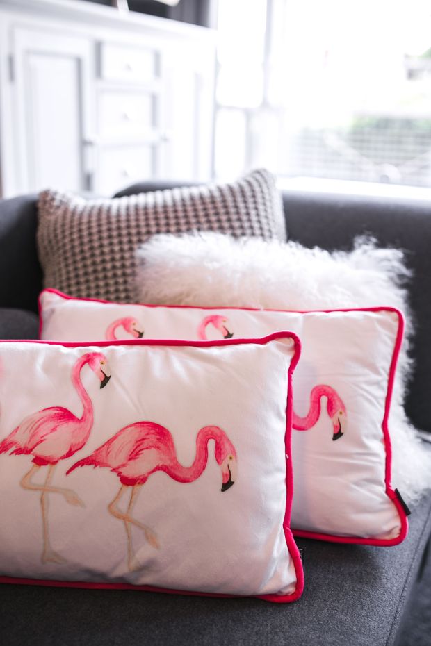 kaboompics_Pink Flamingo Home Decorations.jpg